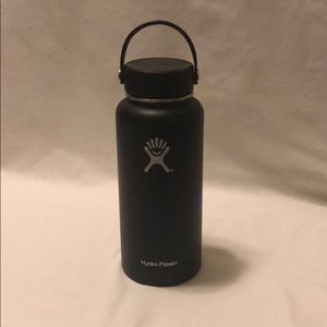 Black 32 Ounce Hydro Flask